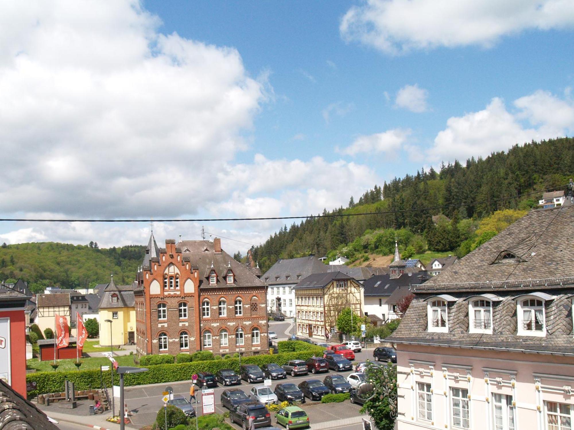 Ganzes Haus, Zentrale Lage Adenau Nuerburgring Apartment Bagian luar foto